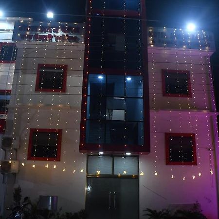 Hotel Awadh Palace Sahjanwa Exterior photo